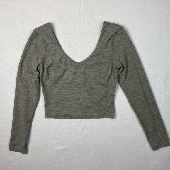 Lululemon Cropped Long Sleeve Top Gray V-Neck - Picture 3 of 9